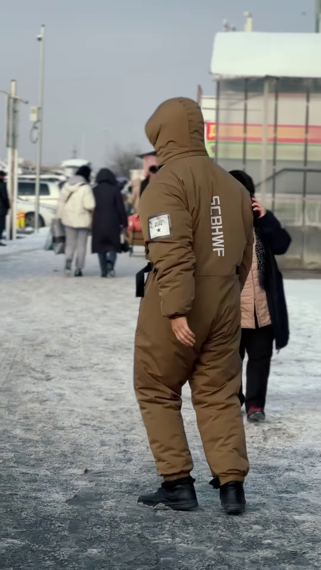 Premium Insulated Thermal Flight Suit - Full-Body Windproof Winter Jumpsuit for Extreme Cold - Image 4