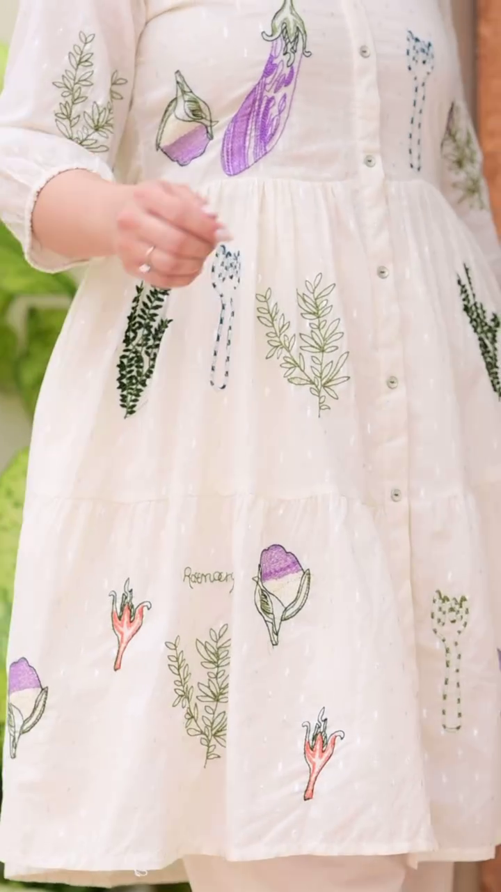 Women’s Cream Floral Embroidered Kurti with Matching Pants and Chain Strap Handbag – Ethnic Fusion Summerwear Edit - Image 2