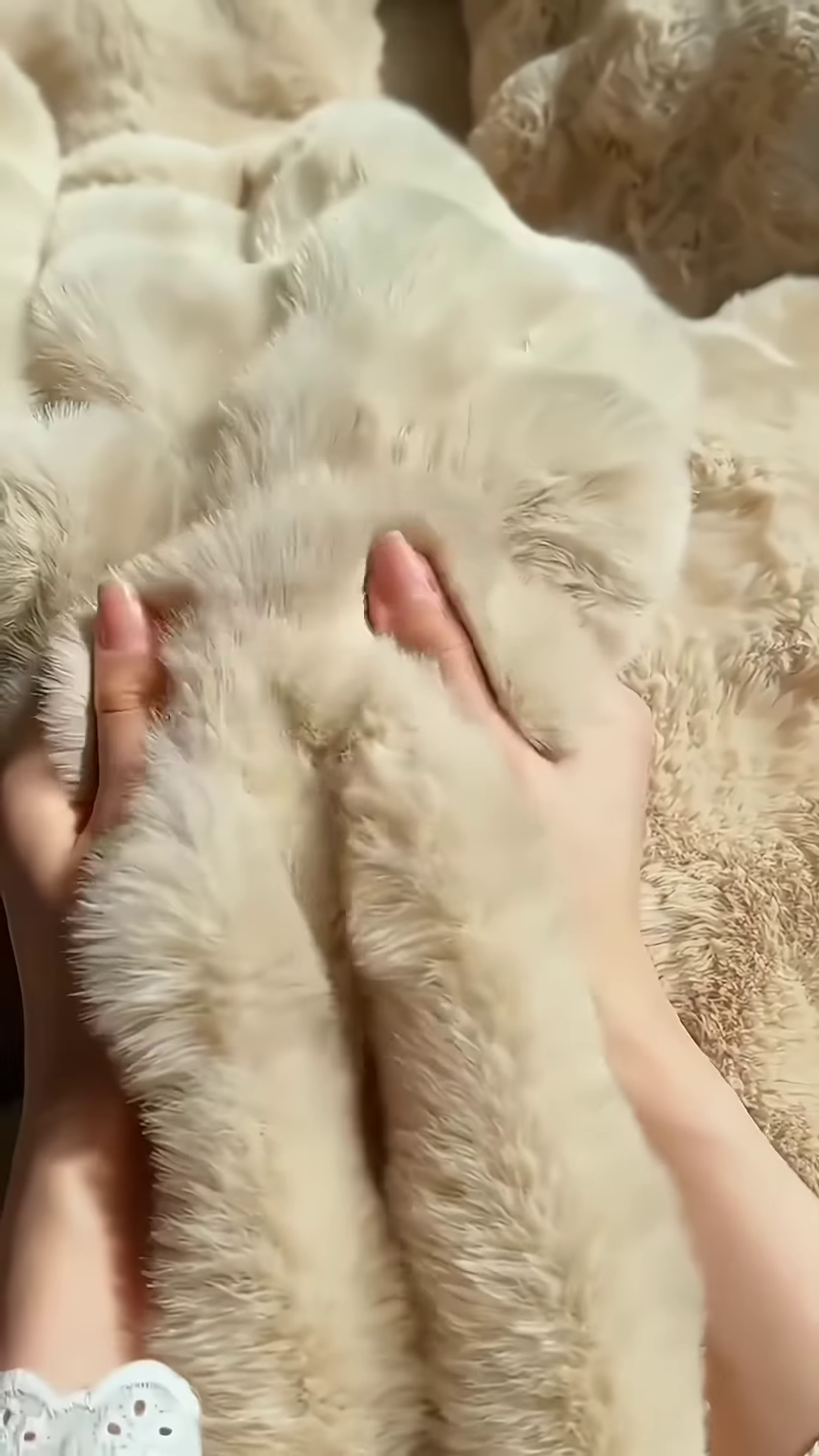 Fluffy Orange Blanket 🧡 Ultra-Soft Winter Comfort – Ideal for Lounging & Layering - Image 5