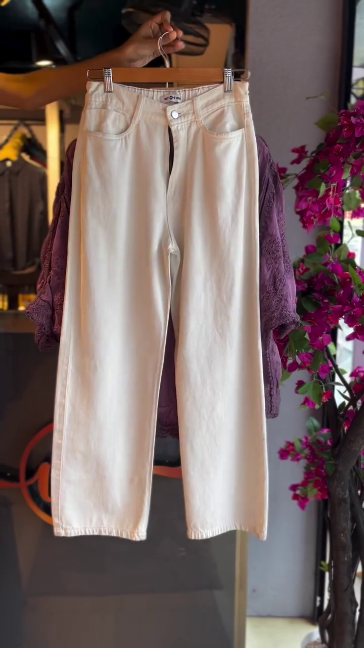 Embroidered Blouse in Orchid & White Shorts - Image 2