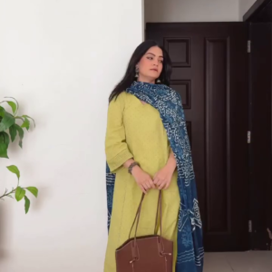 Ivory Mirror-Work Sleeveless Kurta Set with Organza Dupatta