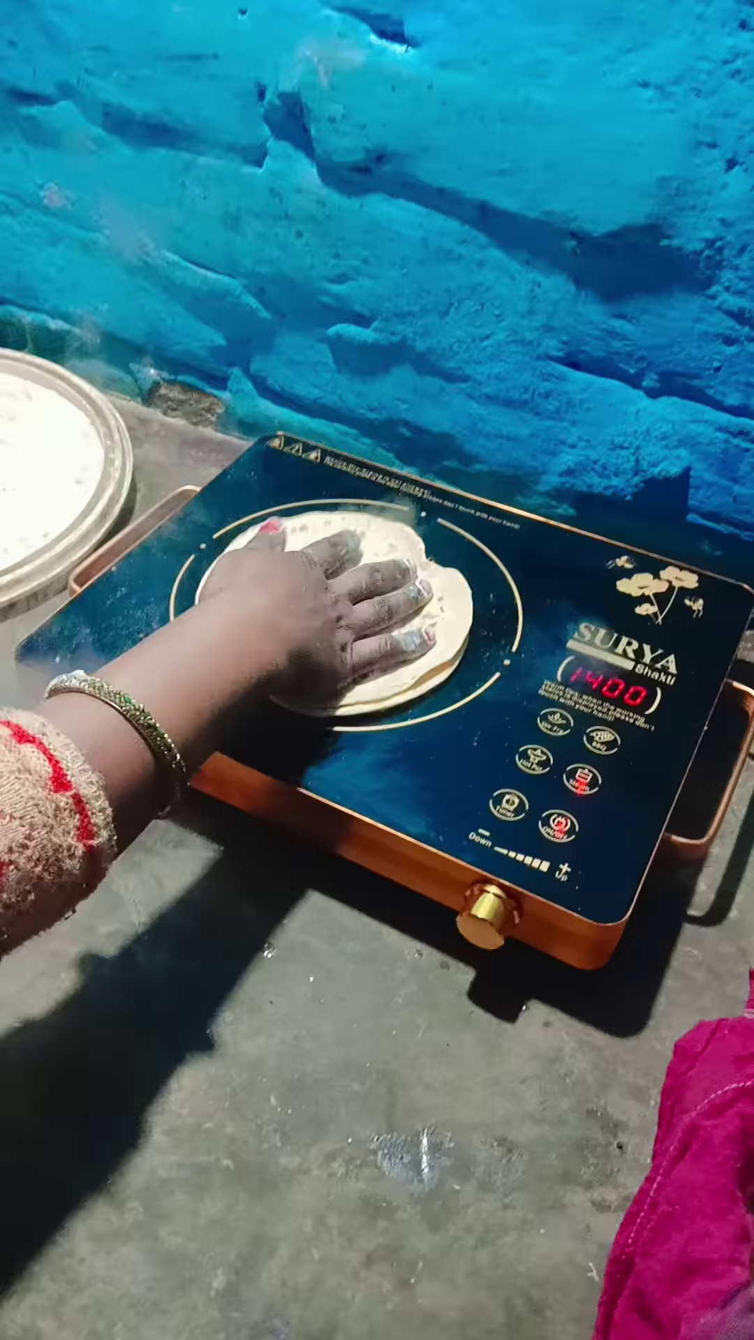 Portable Electric Induction Cooktop with Timer - Image 3