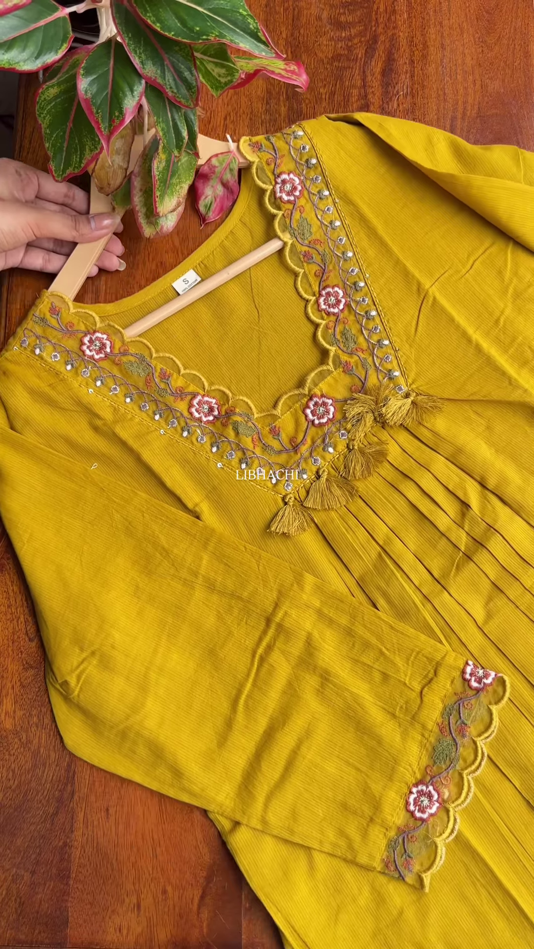 Green Pleated Kurta with Pink Floral Embroidery – Festive Ethnicwear for Women - Image 5