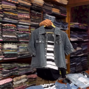 Classic Denim Button-Down Shirt with Chest Pocket and Long Sleeves for Men