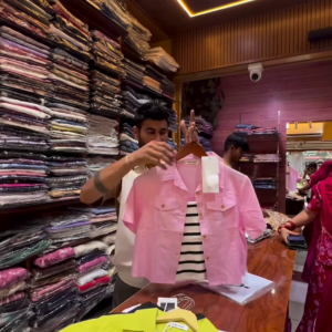 White Short-Sleeve Button-Down Shirt with Chest Pockets and Brown Buttons for Men