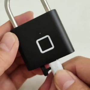 Smart Fingerprint Padlock – No Keys Needed!