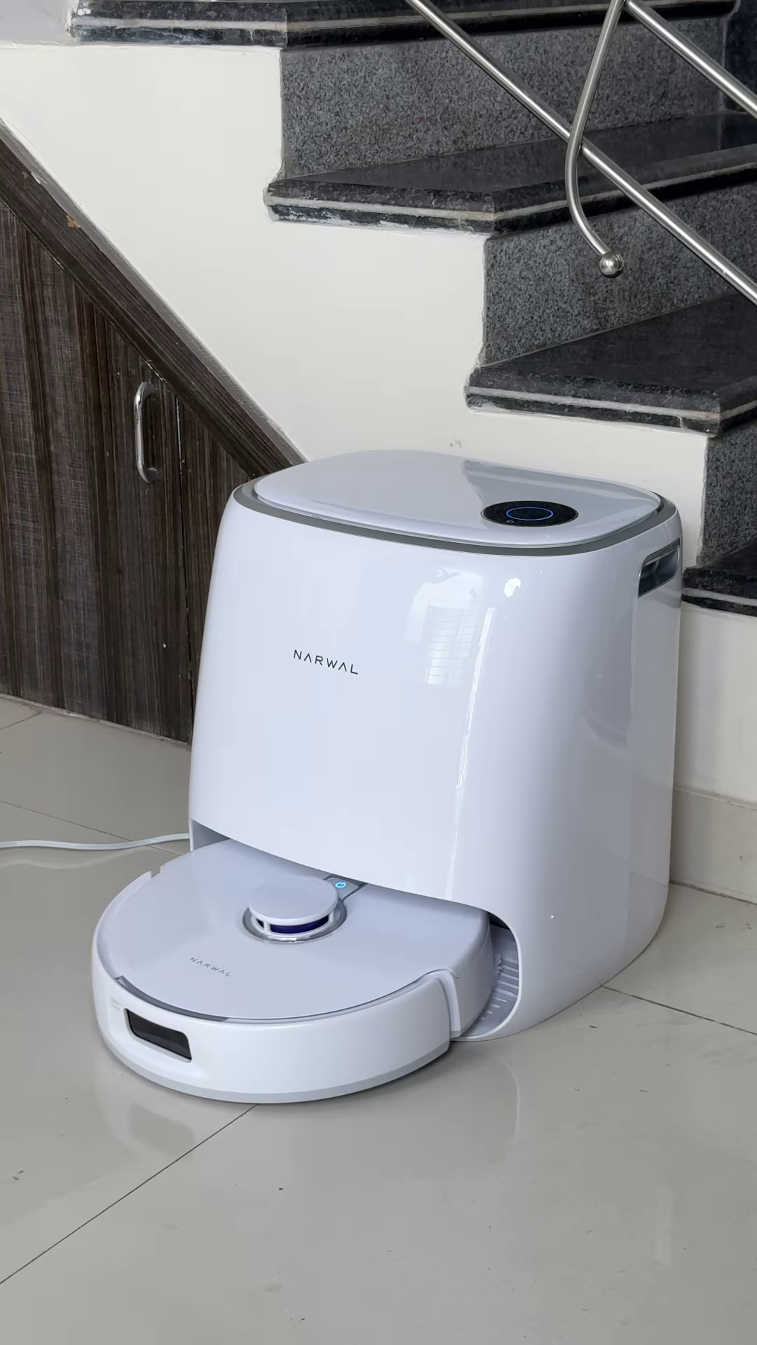 Smart Self-Emptying Robot Vacuum and Mop with Automatic Mop Washing - Image 4