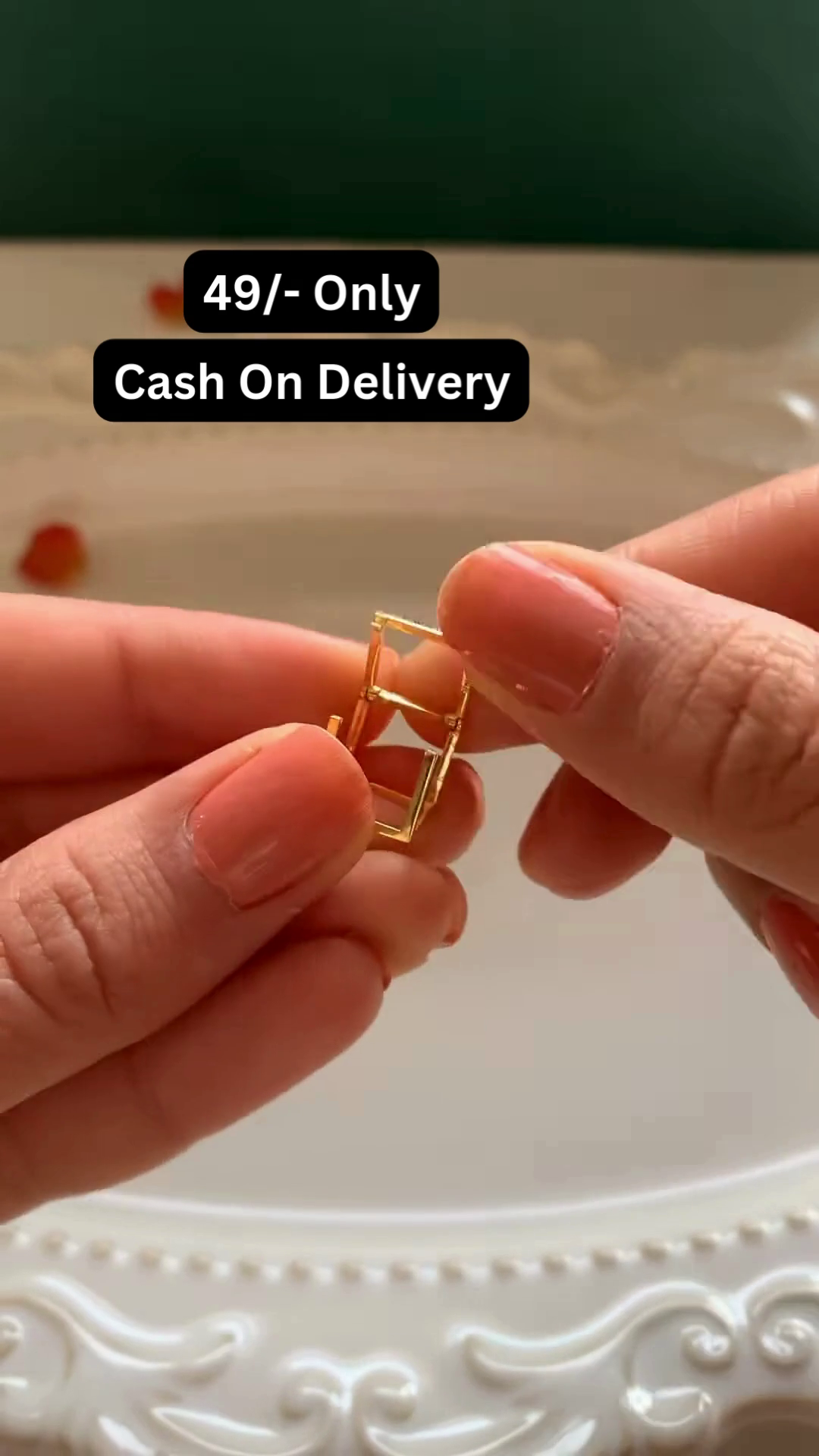 Modern Gold-Toned Necklace with Geometric Cage and Pearl Accent - Image 2