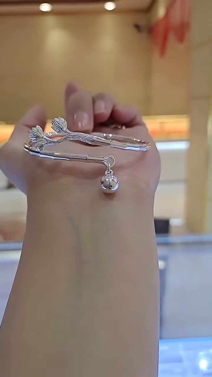 Nature-Inspired Silver Branch Bangle Bracelet with Dangling Charm – Elegant Women's Jewelry