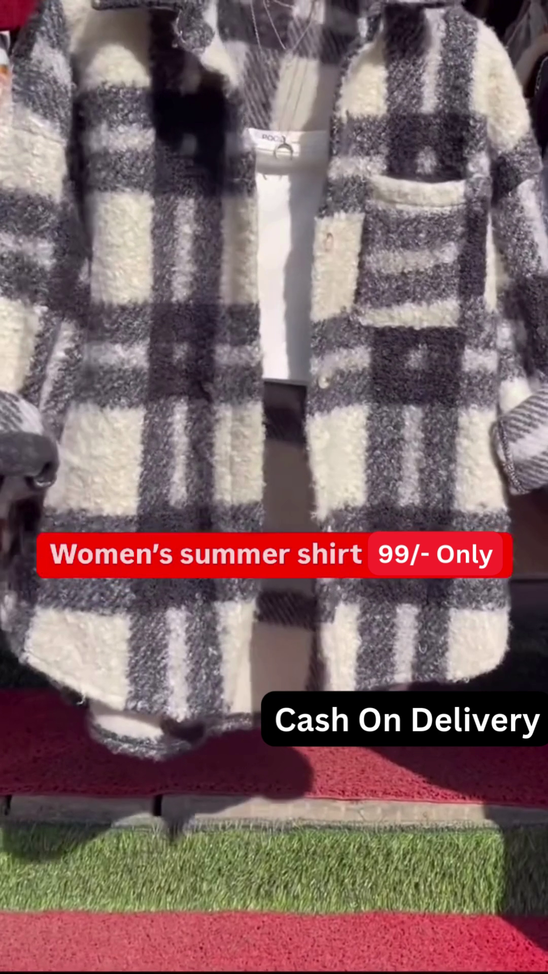 Stylish Women's Chunky Knit Striped Crop Top with Long Sleeves - Image 2