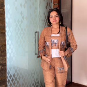 Trendy Women's Cropped Pinstripe Shirt and Wide-Leg Pleated Pants Set