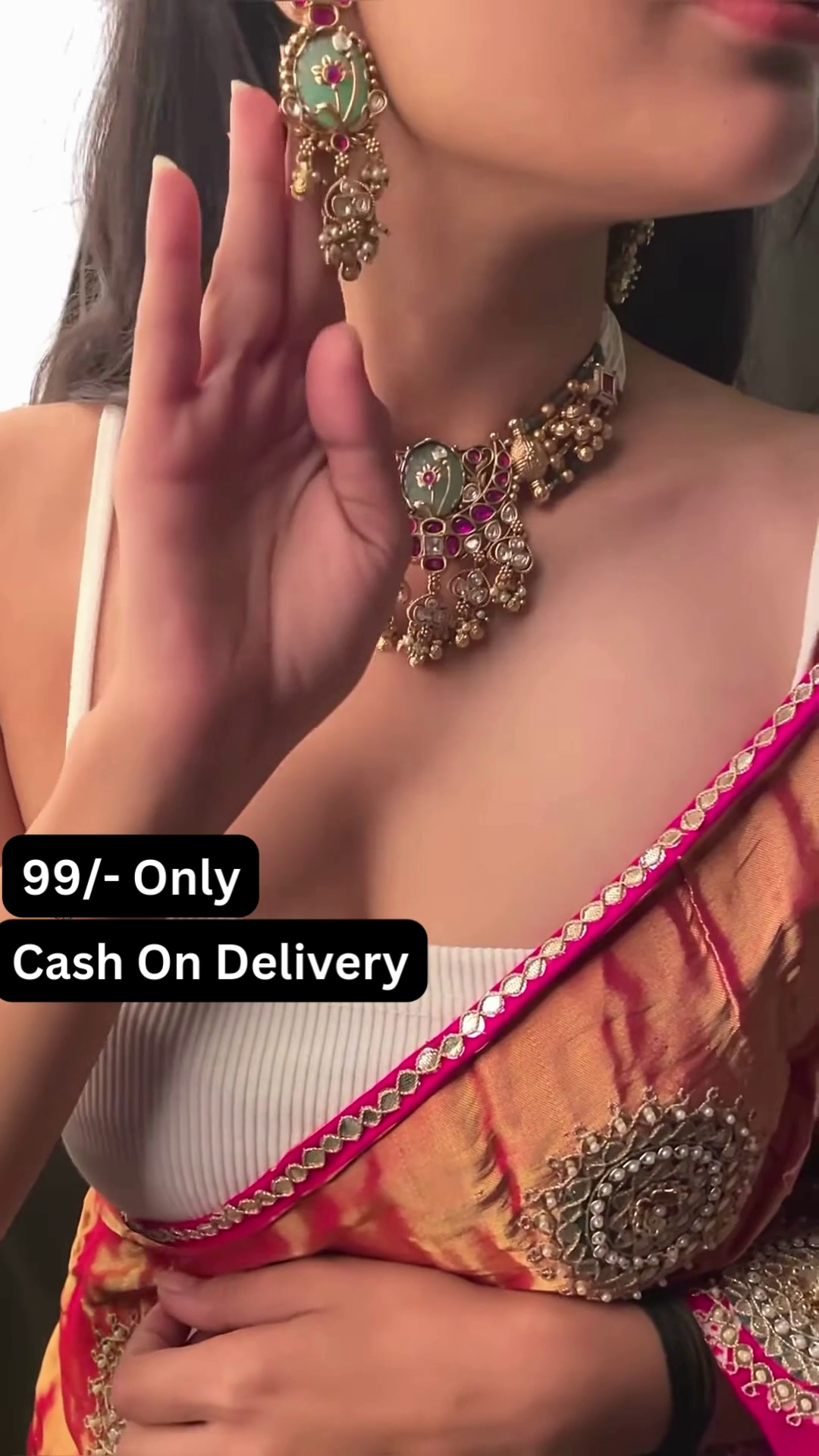 Exquisite Kundan Choker Necklace Set with Green Stone and Pearl Drops - Image 2