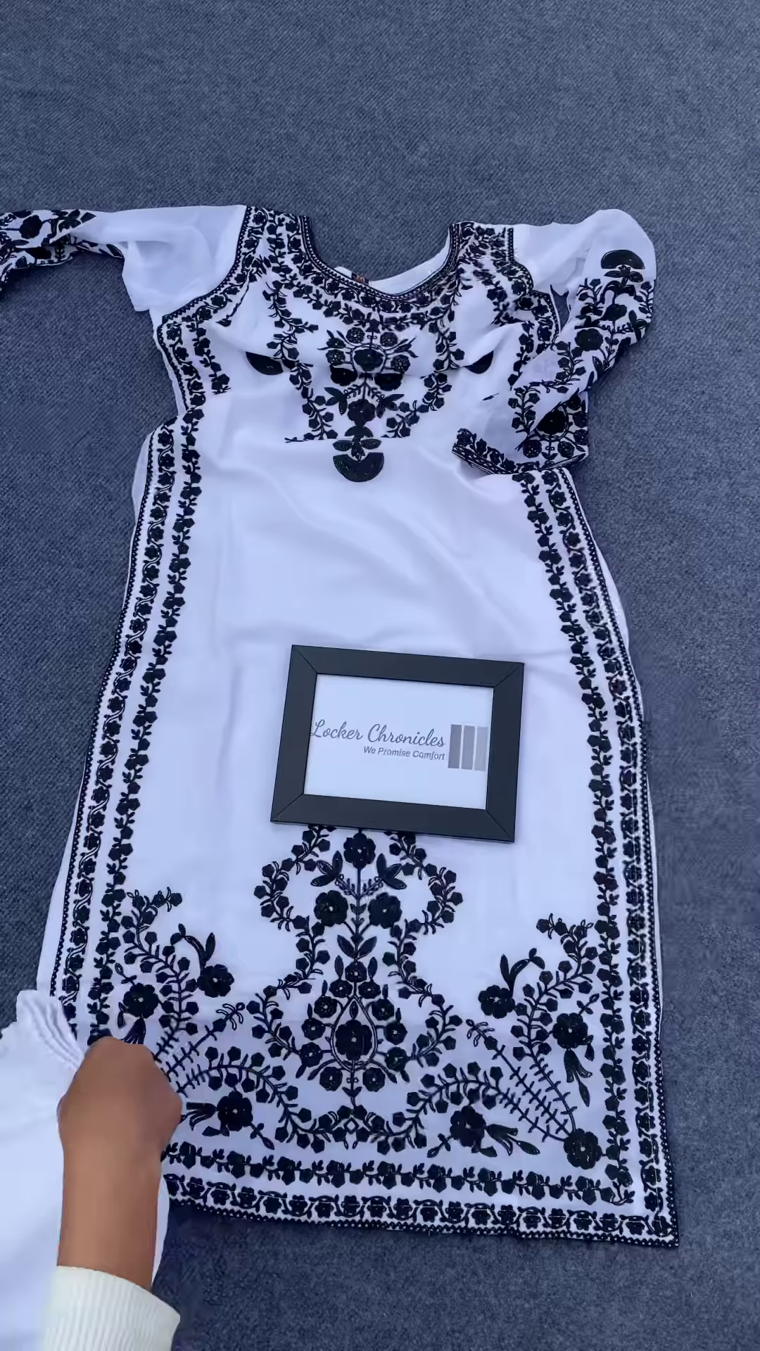 Elegant White Embroidered Chikankari Kurta Set with Dupatta and Pants - Image 2