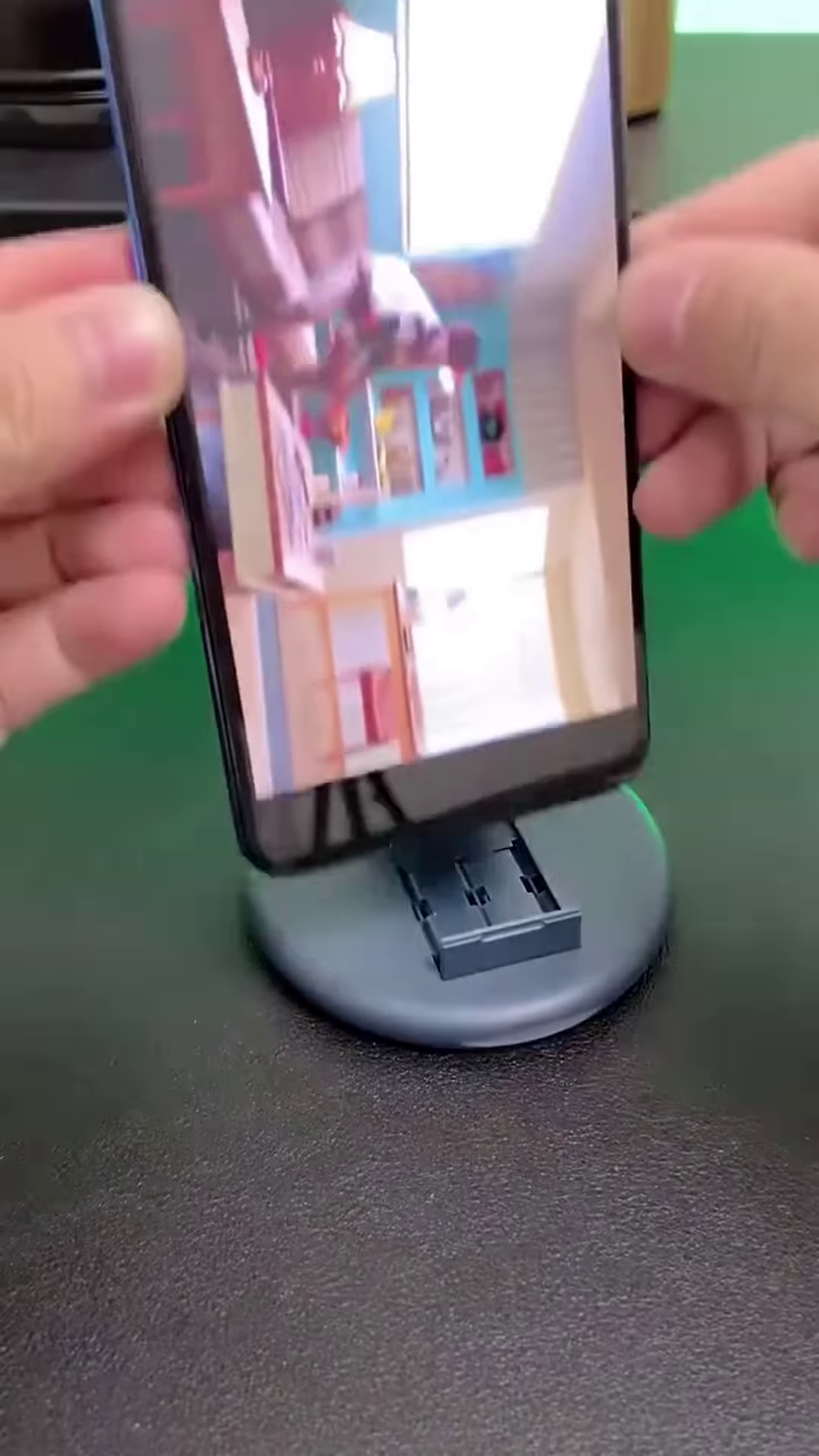 Compact Multi-Connector Charging Cable Organizer with SIM Card Storage - Image 3