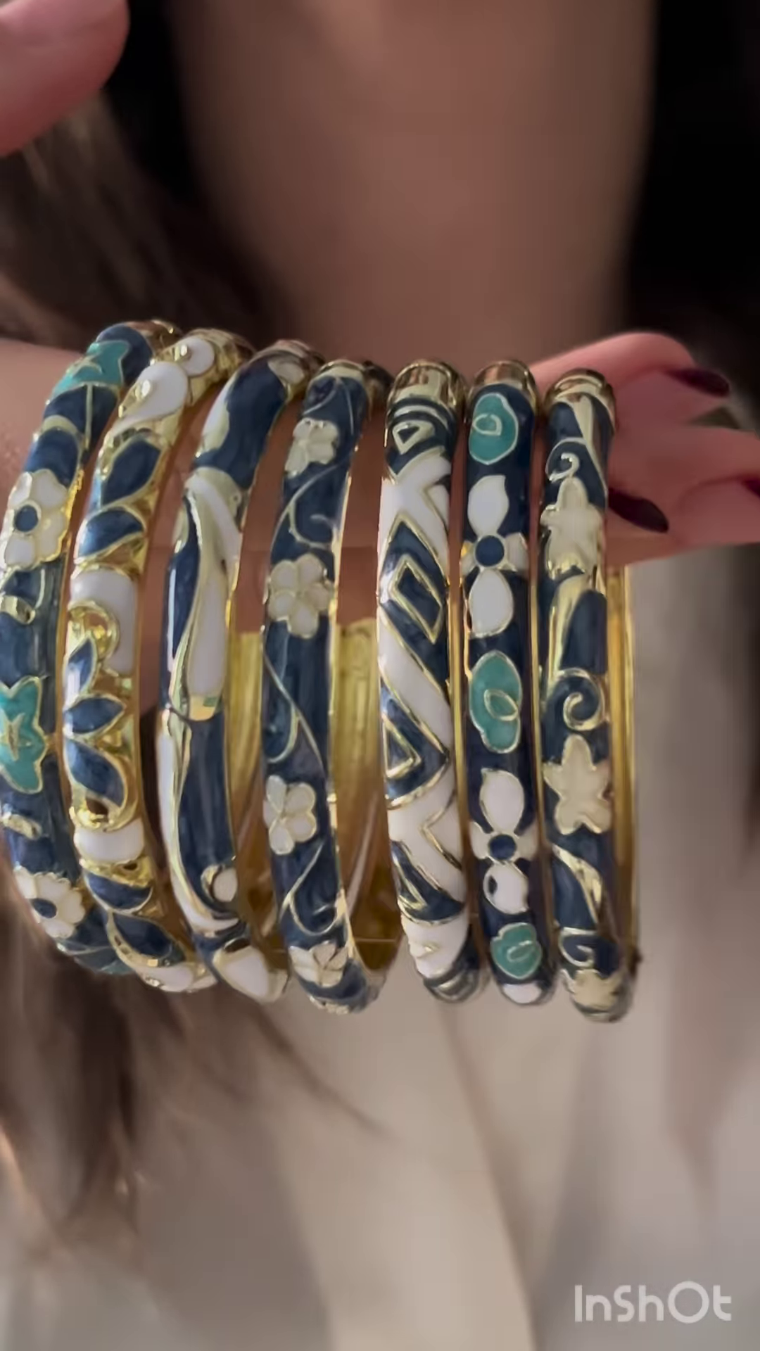Set of Six Vintage-Inspired Enamel Bangles with Floral and Geometric Designs - Image 4