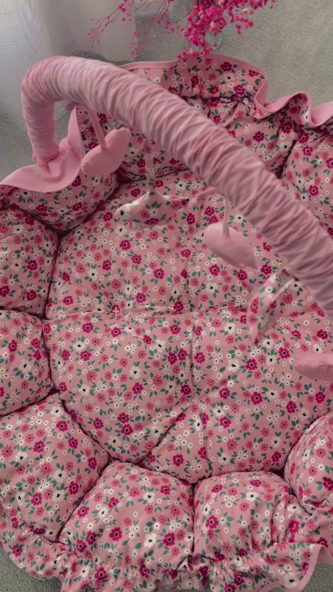 Cozy Baby Bouncer Seat with Floral Print and Hanging Toys - Image 2