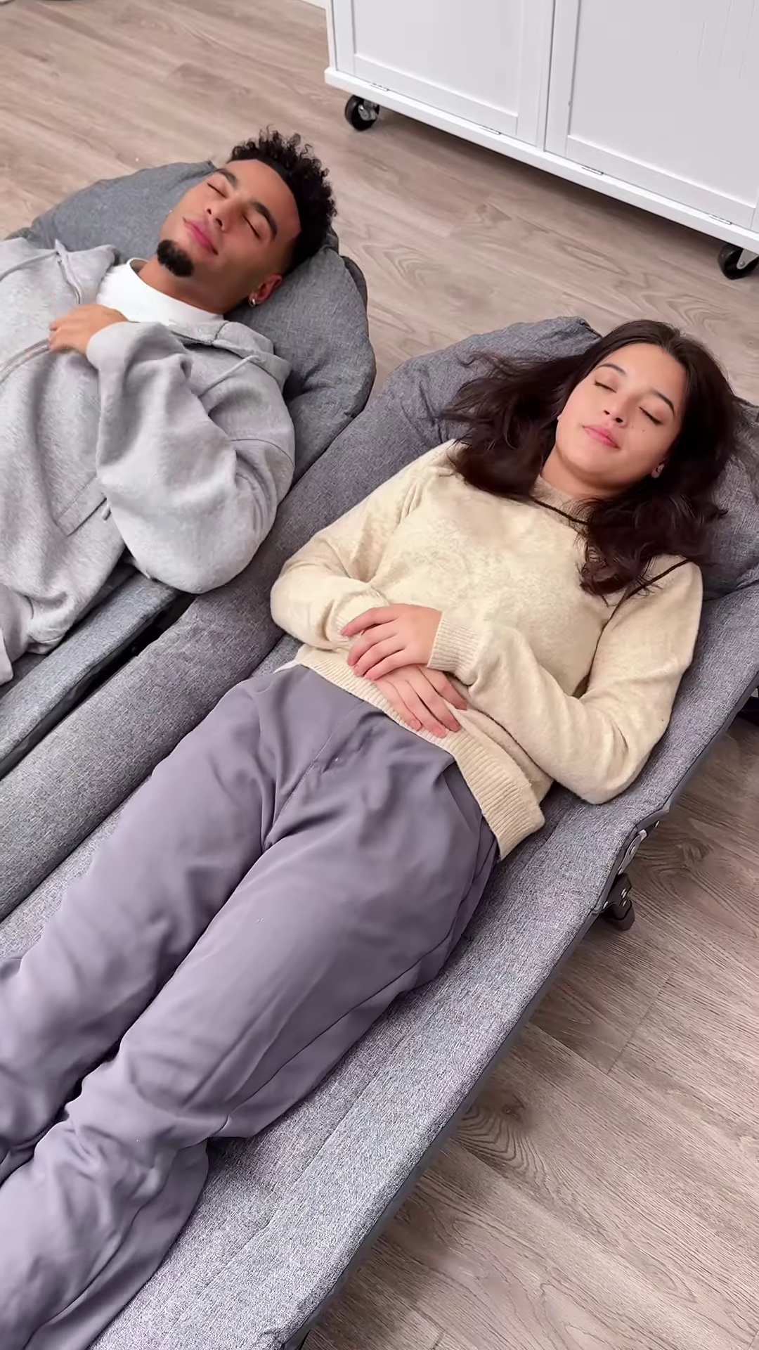 Portable Folding Bed for Adults with Comfortable Mattress - Image 2