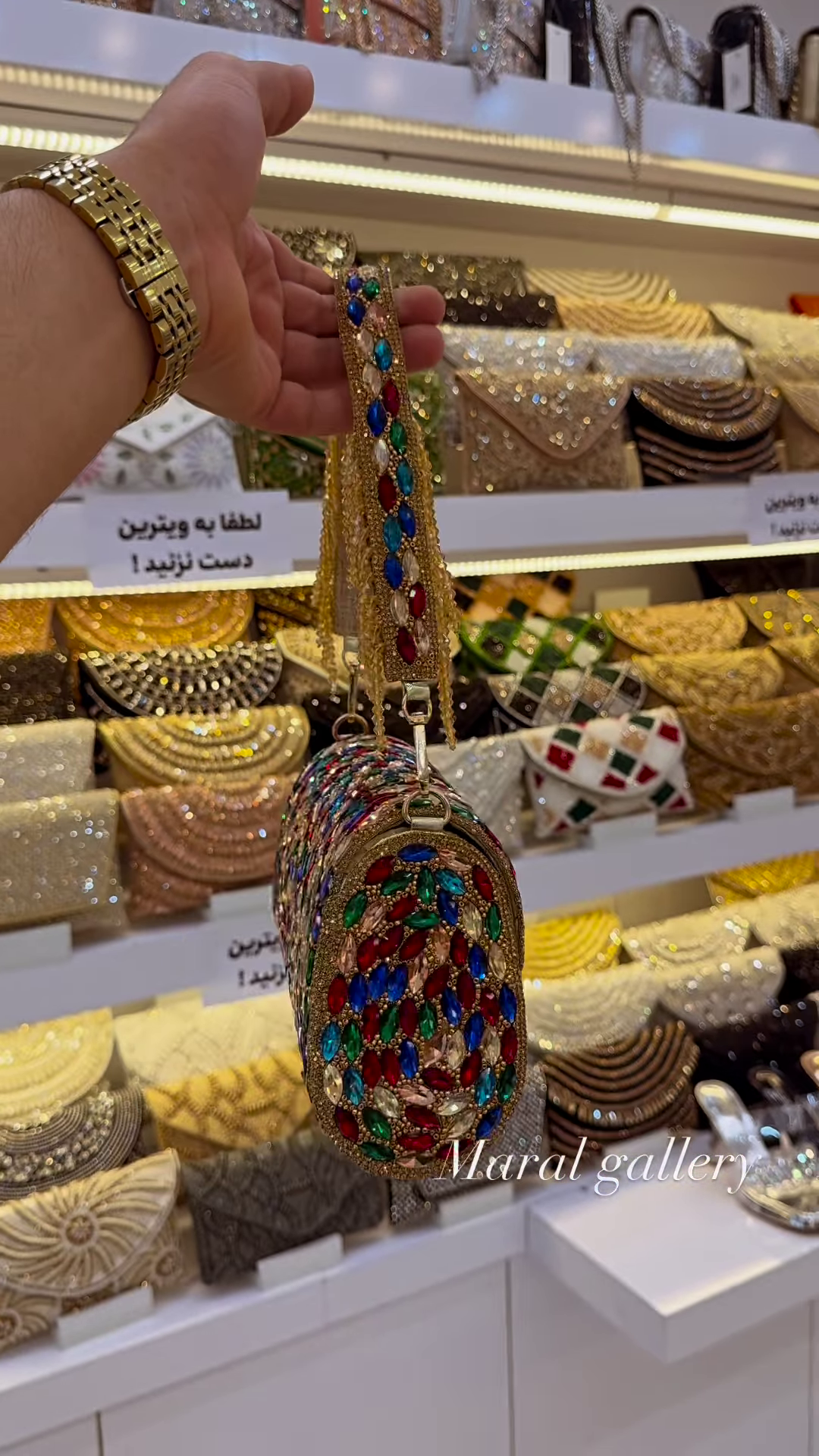 Dazzling Embellished Clutch Bag with Chain Strap for Evening Occasions - Image 2