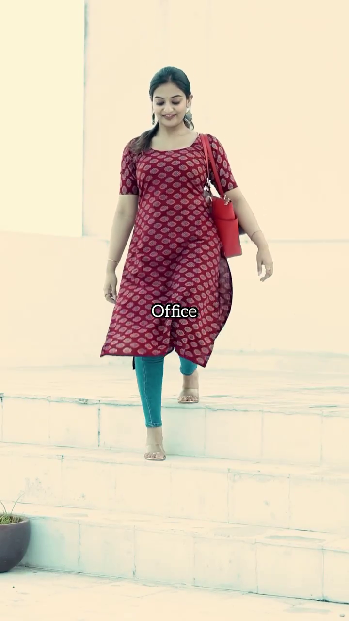 Stylish Sleeveless Printed Kurti with Coordinating Leggings - Image 4