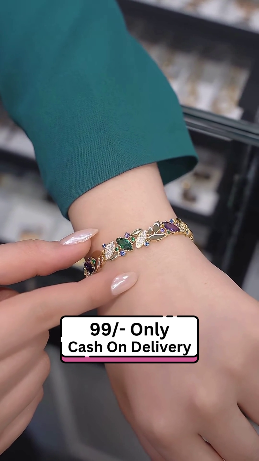 Stunning Emerald Green and Clear Gemstone Drop Necklace Set - Image 2