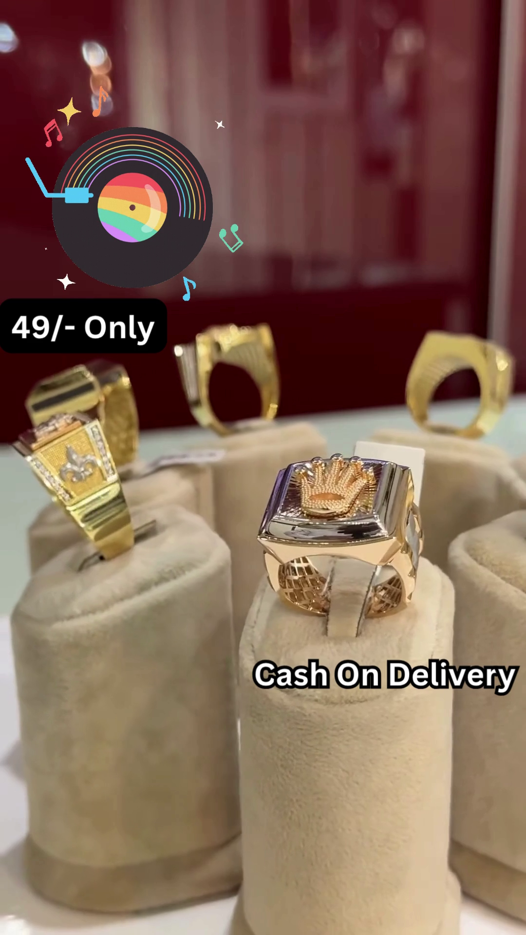 Bold Gold-Toned Statement Ring with Intricate Textured Design for Men - Image 4