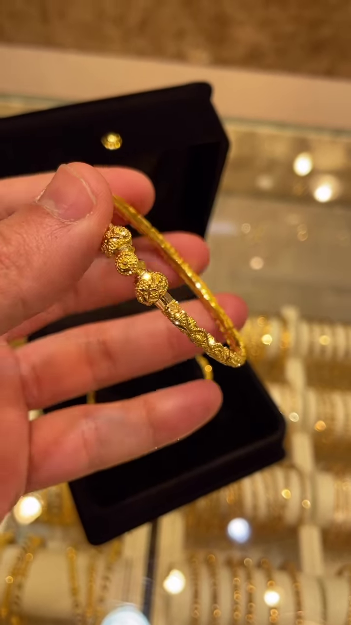 Exquisite Gold-Toned Bangle with Intricate Traditional Filigree and Textured Detailing - Image 3