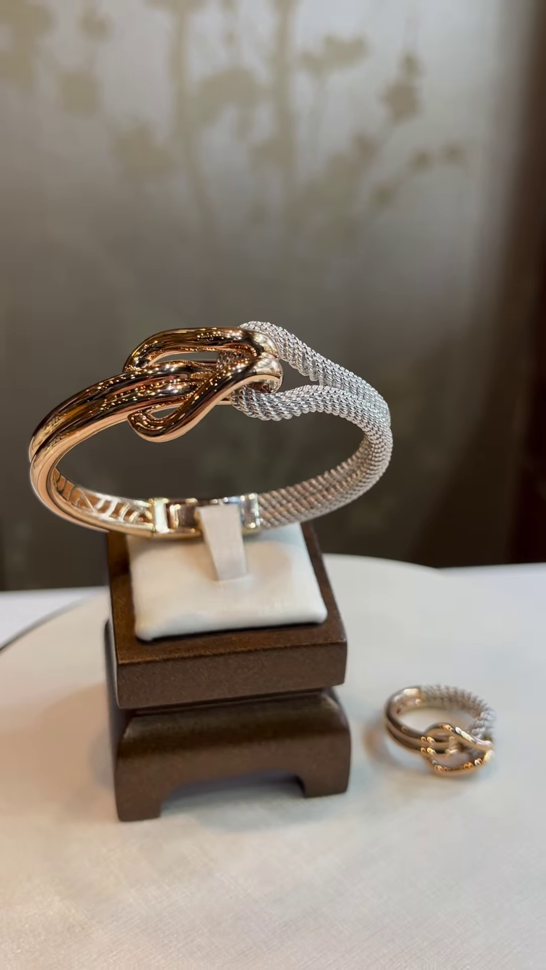 Elegant Two-Tone Intertwined Jewelry Set with Textured Cable Ring and Polished Accents - Image 2