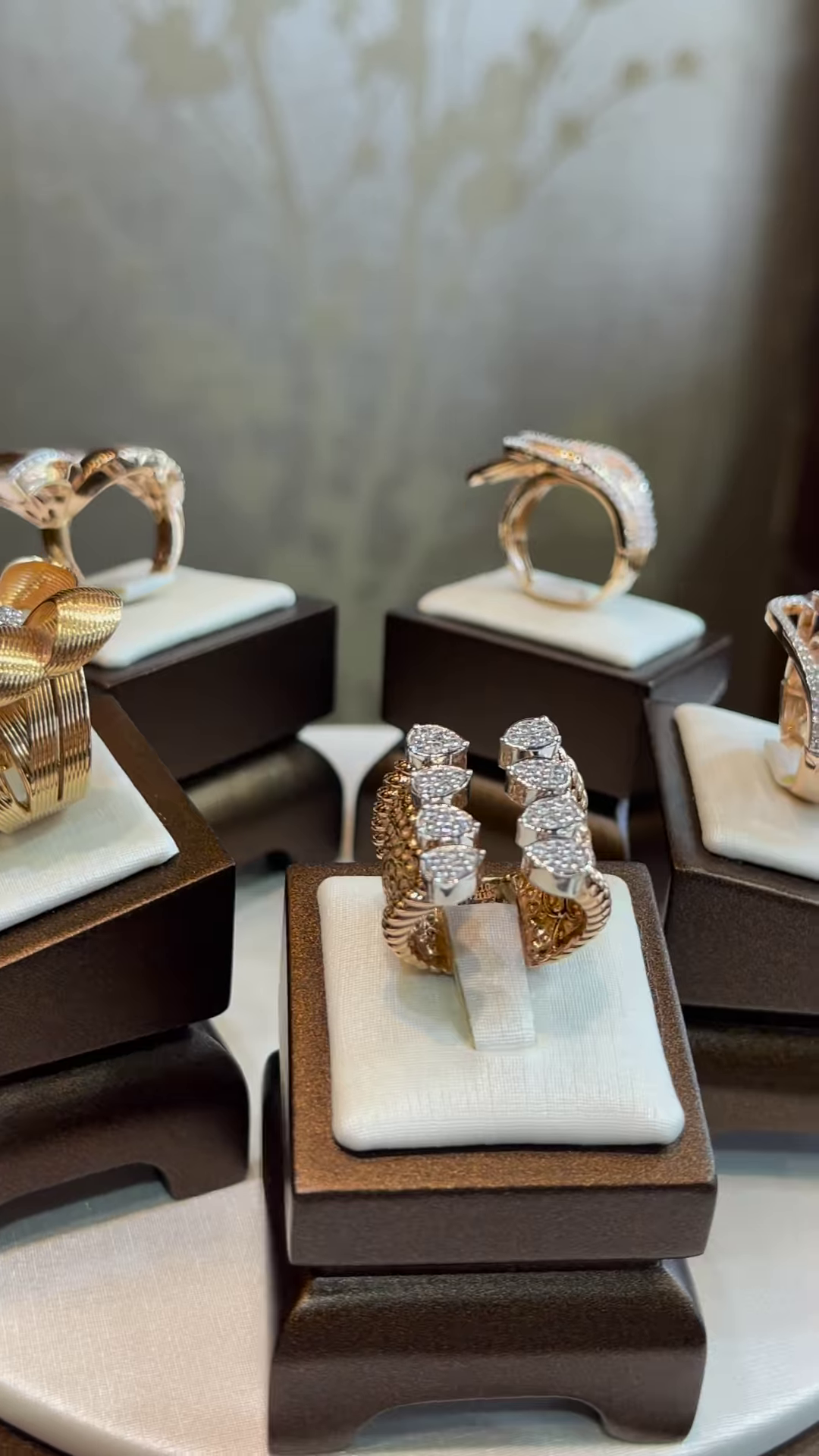 Elegant Gold-Toned Sculptural Bow Ring with Dazzling Clear Gemstone Accents - Image 6