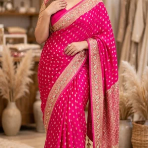 Majestic Fuchsia Silk Saree with Traditional Zardosi Borders – A Festive Essential